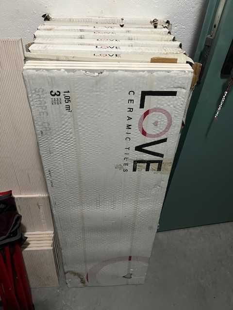 Grés Porcelânico - LOVE Carrara Shape Deluxe