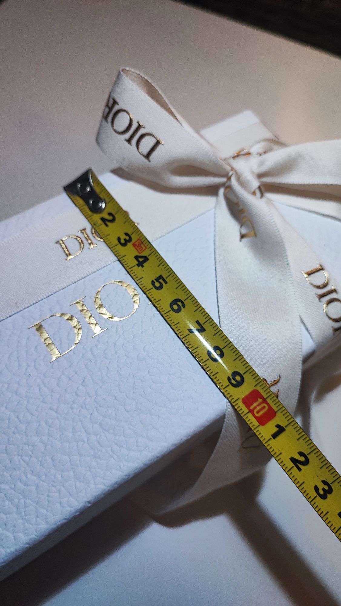 Pudełko Dior ze wstążką karton prezent biały