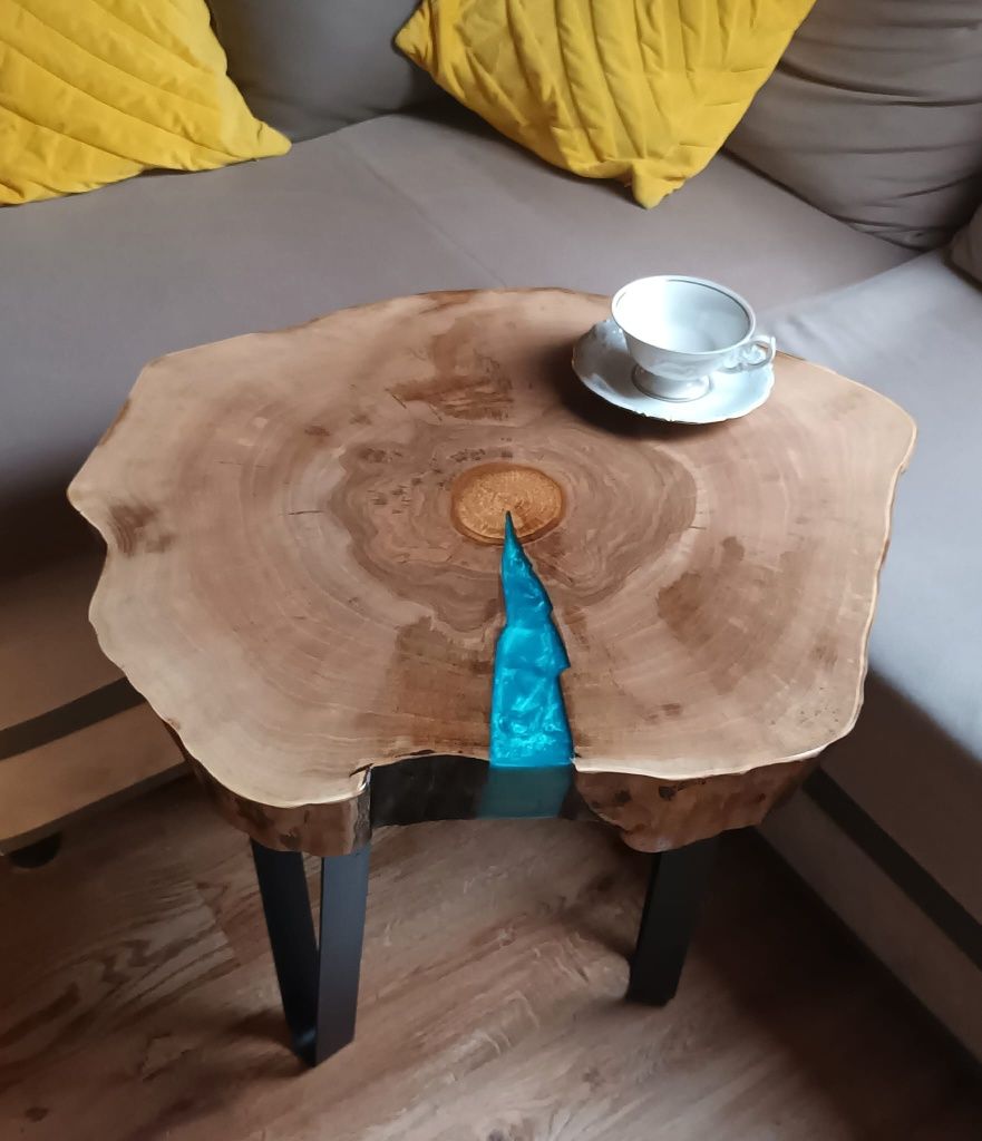 Handmade niepowtarzalny stolik kawowy jasny dąb żywica