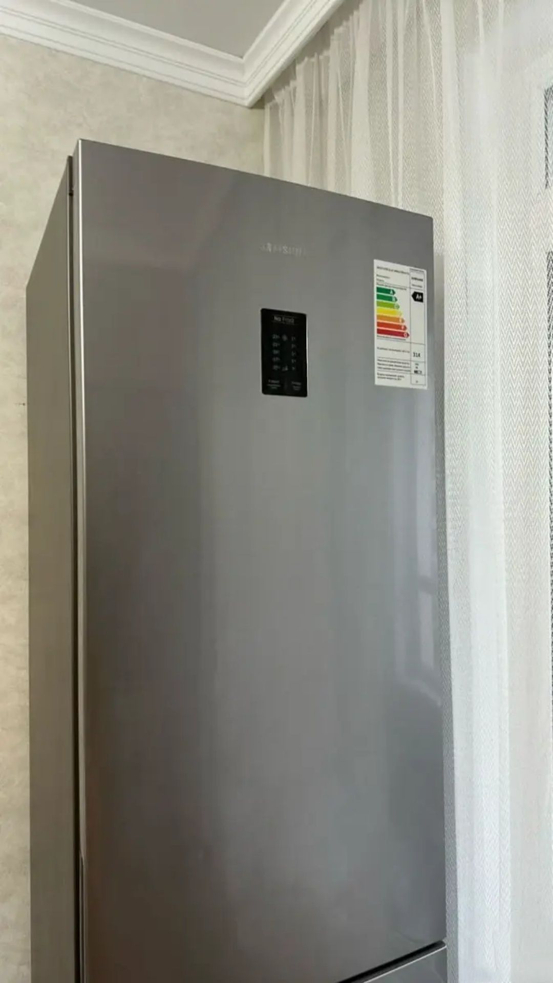 Продам Холодильник Samsung RB33J320