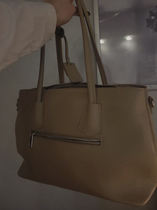 сумка жіноча бежевого кольору