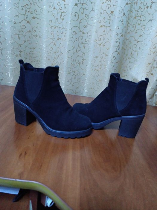 Напівчобітки з натуральної замші,36