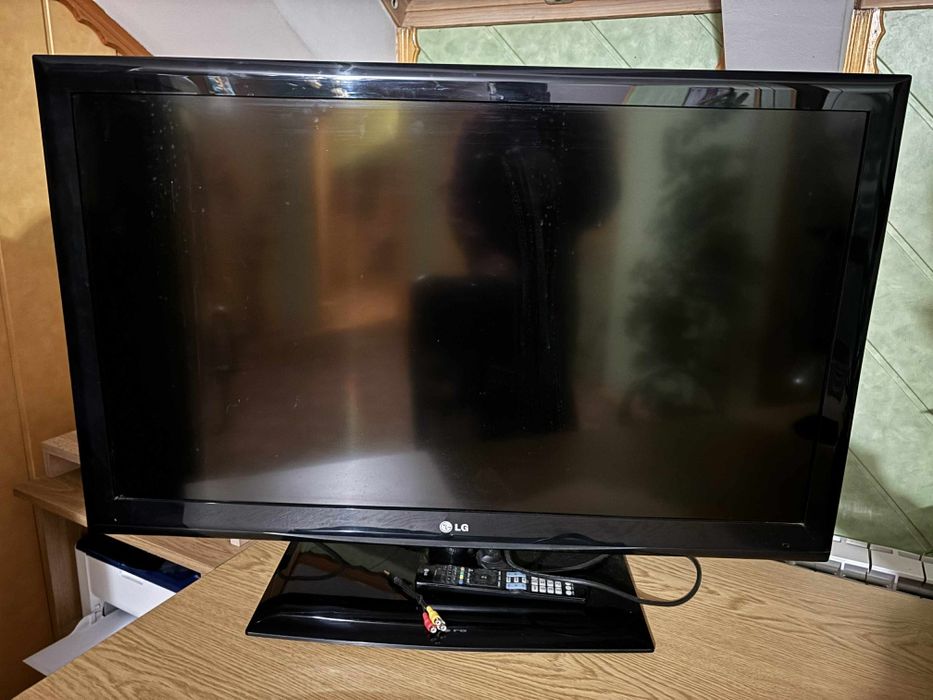 Telewizor LG 42 cale
Full HD 
Wszystko sprawne
Oryginalny pilot
