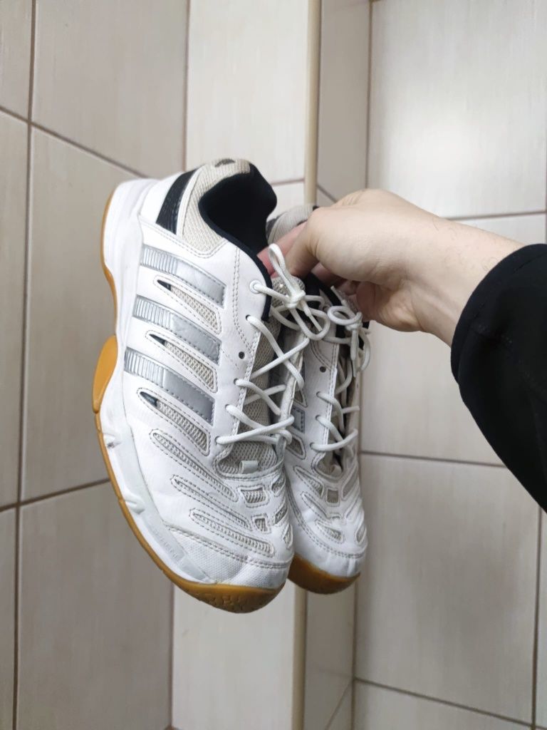 buty sportowe na halę adidas halówki classic performance 41 1/3 białe