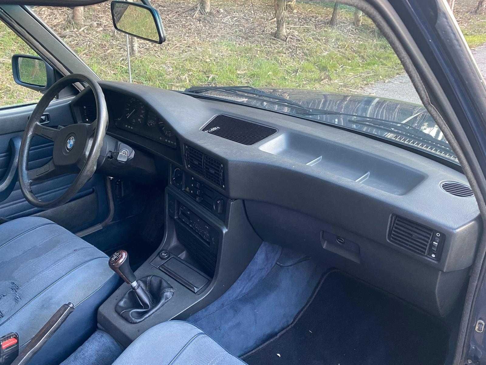BMW E28 520i - 6 Cilindros