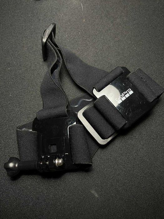 GoPro Hero 10 Black + 5 baterii + akcesoria – stan bardzo dobry