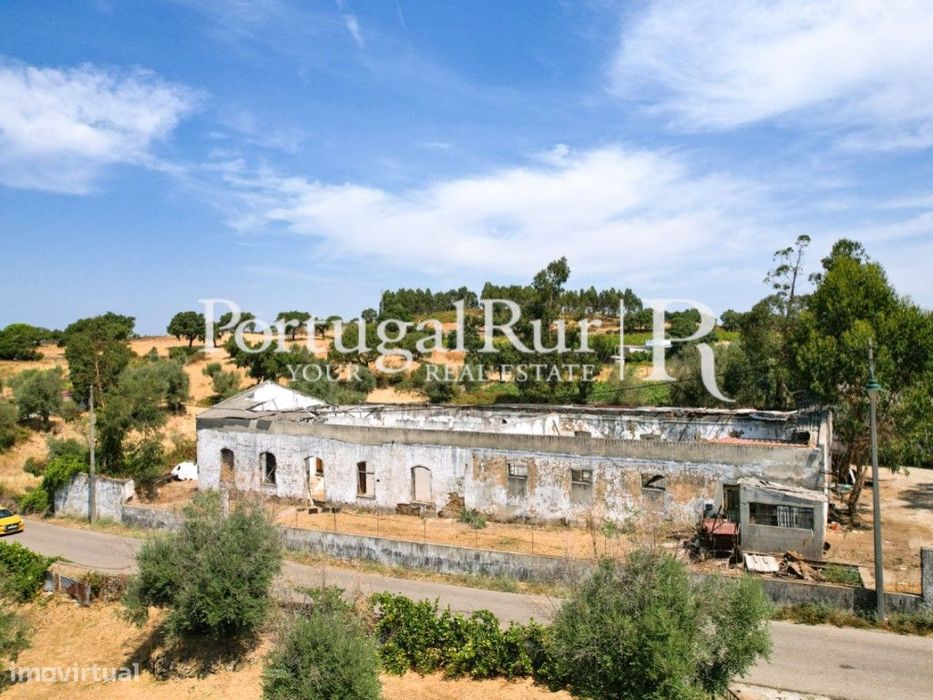 Antigo Lagar de Azeite - 839m2 área coberta - 5000m2 terreno