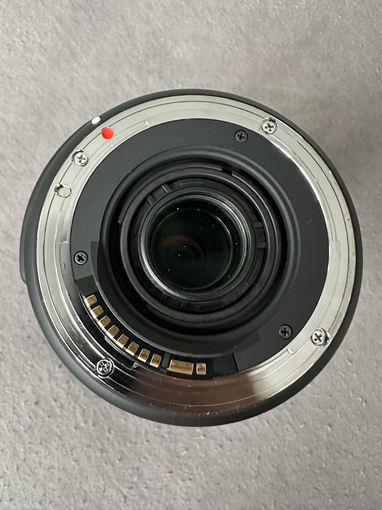 Sigma C 18-300 mm f/3,5-6,3 DC Macro OS HSM Canon
