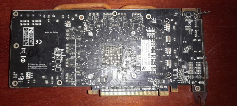 Продам відеокарту XFX Radeon HD6870