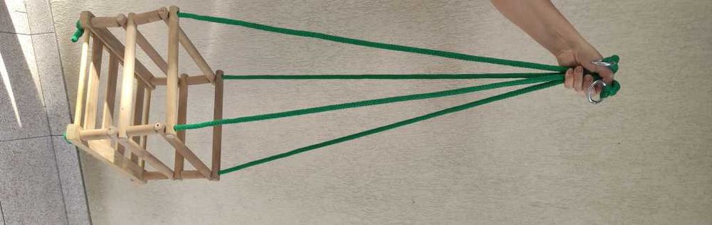 Huśtawka dziecięca drewniana podwieszana