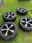 Felgi aluminiowe z oponami Nissan  komplet