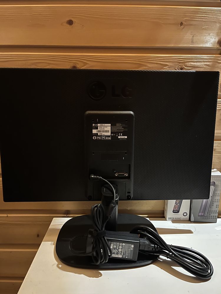 Monitor LG 22M35A