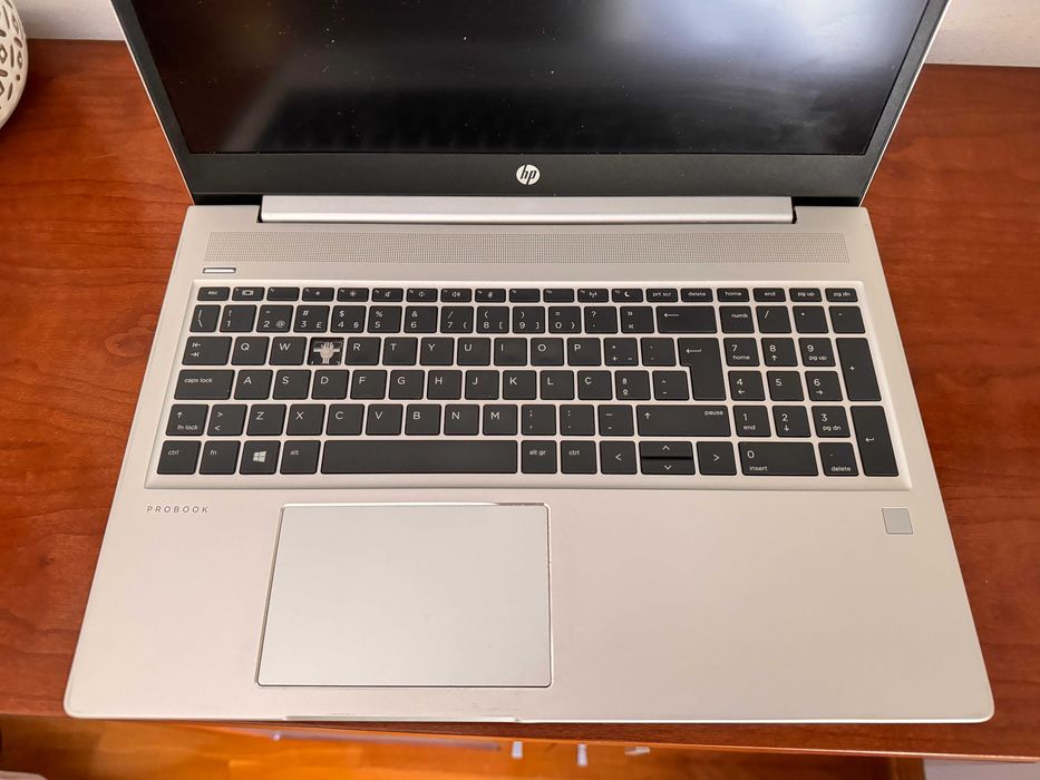 HP Probook 450 G6 15.6"FHD|i7-8565u|8Gb Ram|Ssd 256Gb|c/Defeito Tecla