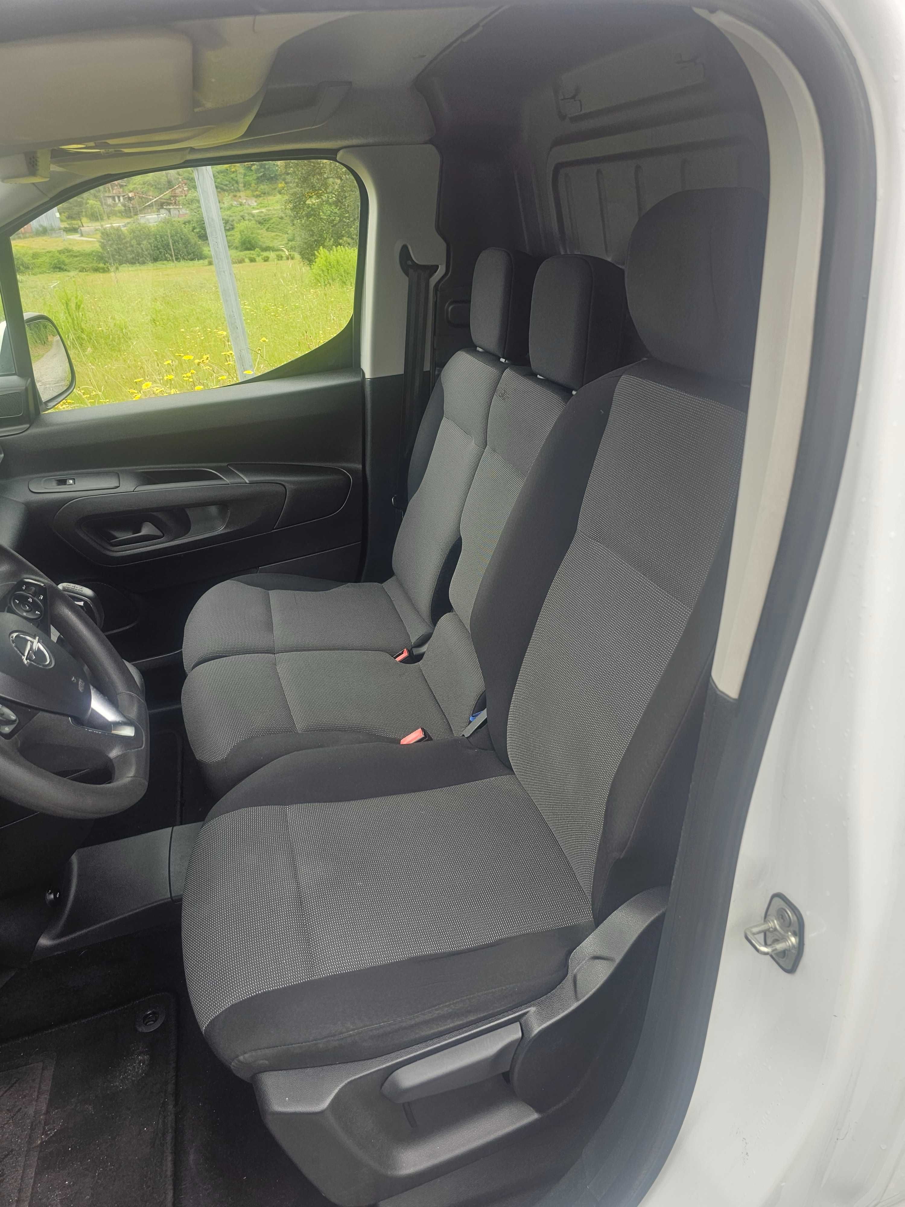 Opel Combo Ano 2020
