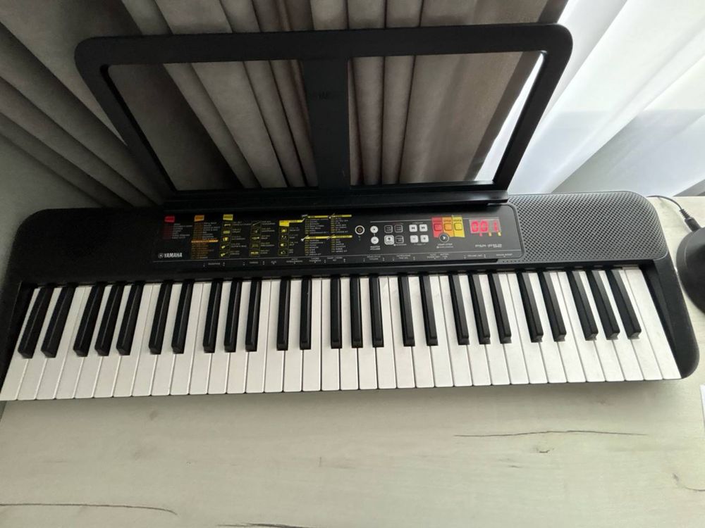Синтезатор Yamaha PSR-F52