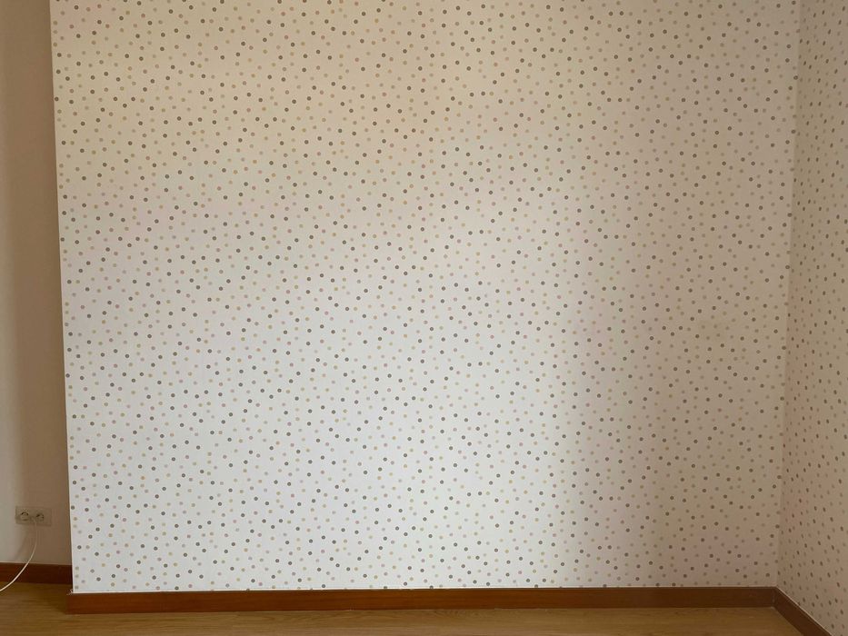 Colocação de papel de parede