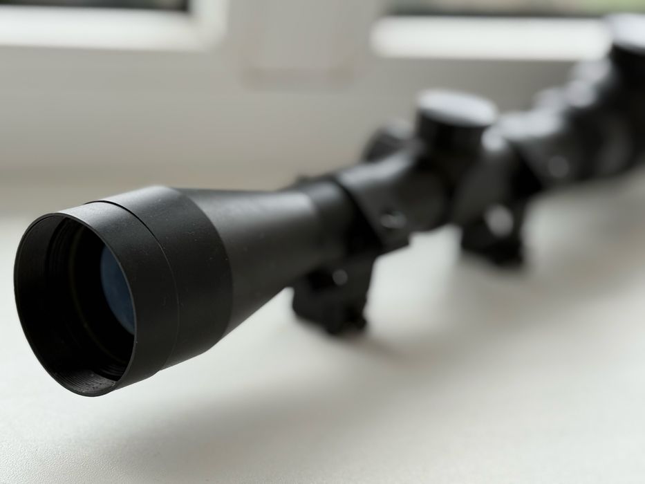 Приціл військовий в хорошому стані