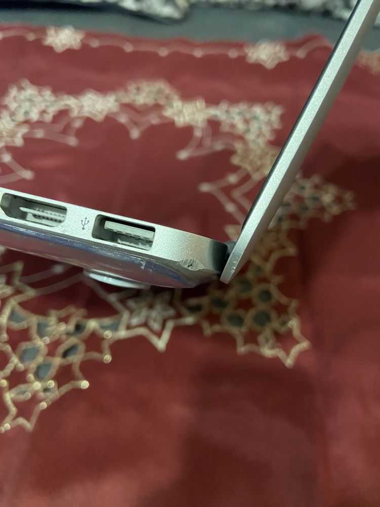 Mac Book Pro A1502