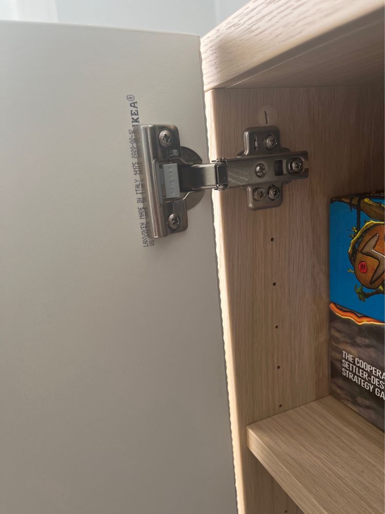 Movel Tv Besta Ikea com suporte giratório para TV