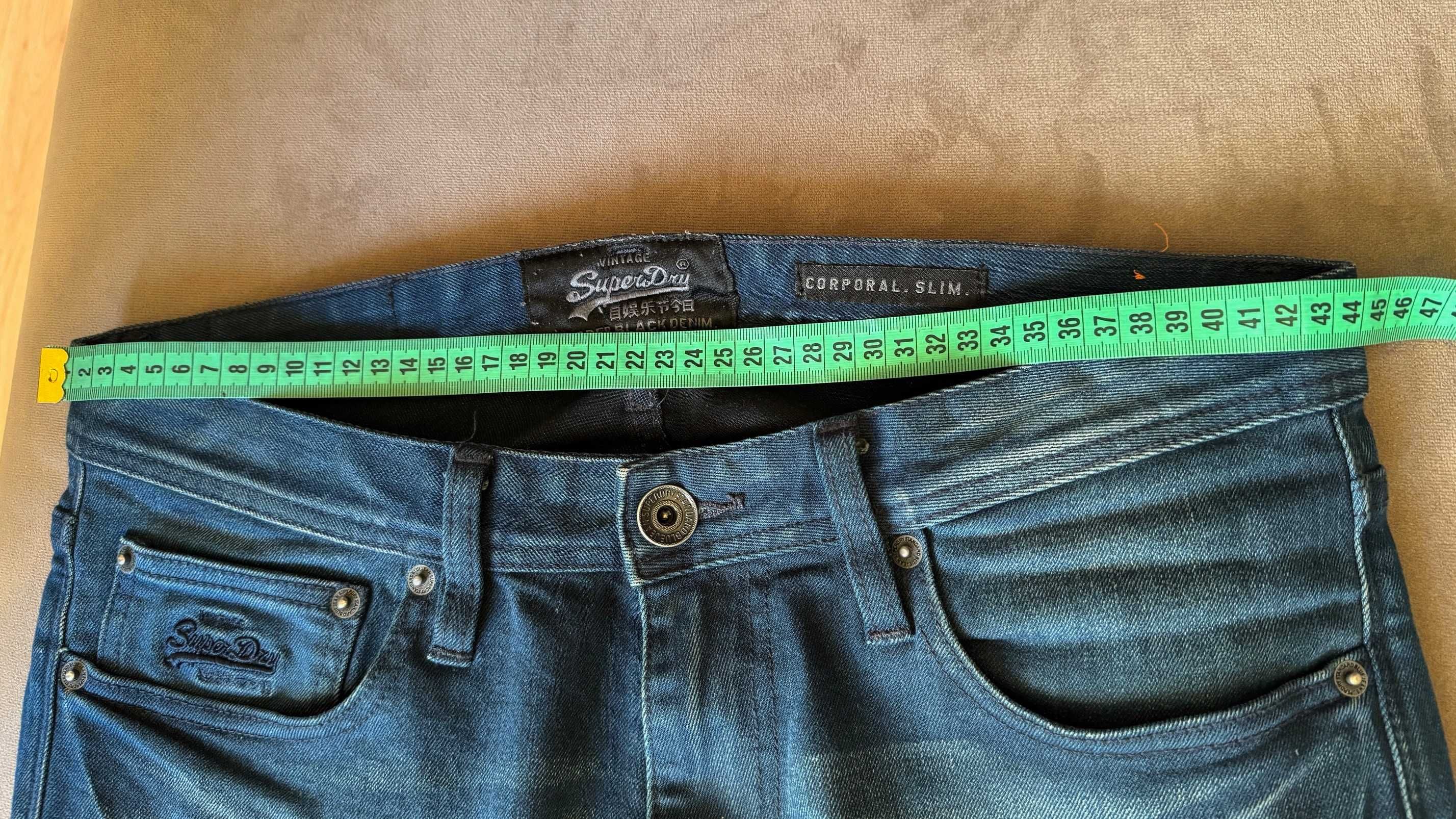 Męskie spodnie jeansowe Superdry, model Corporal.Slim, r. W32/L36