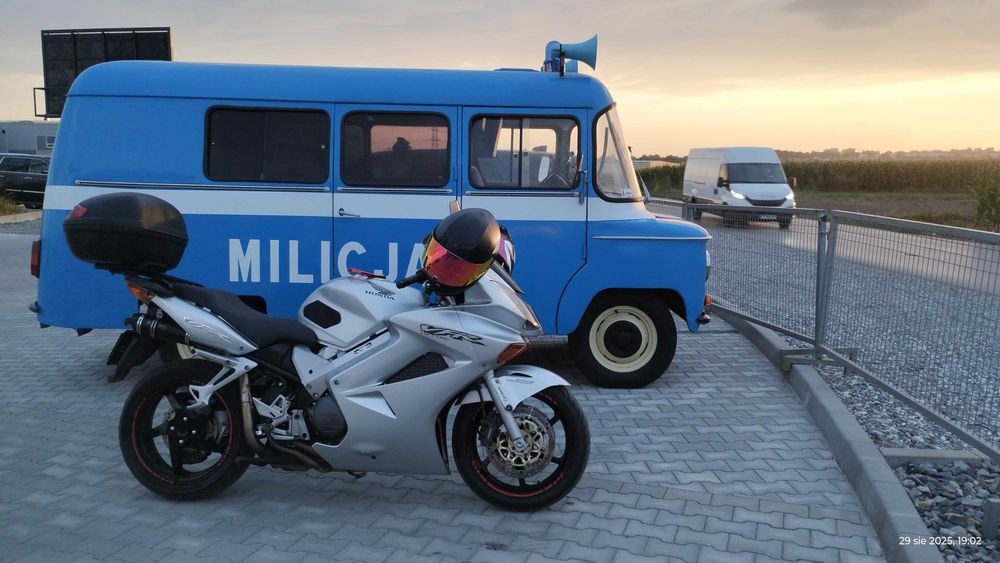 Honda vfr 800 vtec