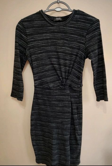 Dopasowana sukienka Bershka rozmiar M / 38 / 10 szary czarny marszenia