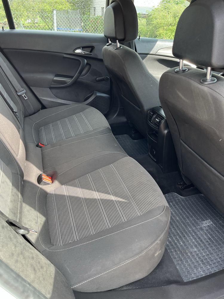 Opel insignia 2.0d 2010r