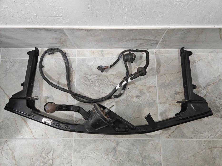 Фаркоп Audi a4 b9 8w0800491c