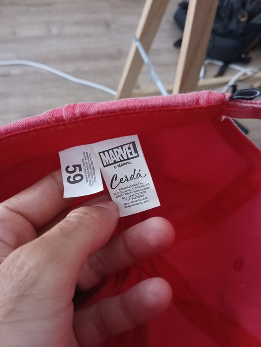 Boné cool da Marvel (NOVO) à procura de nova cabeça