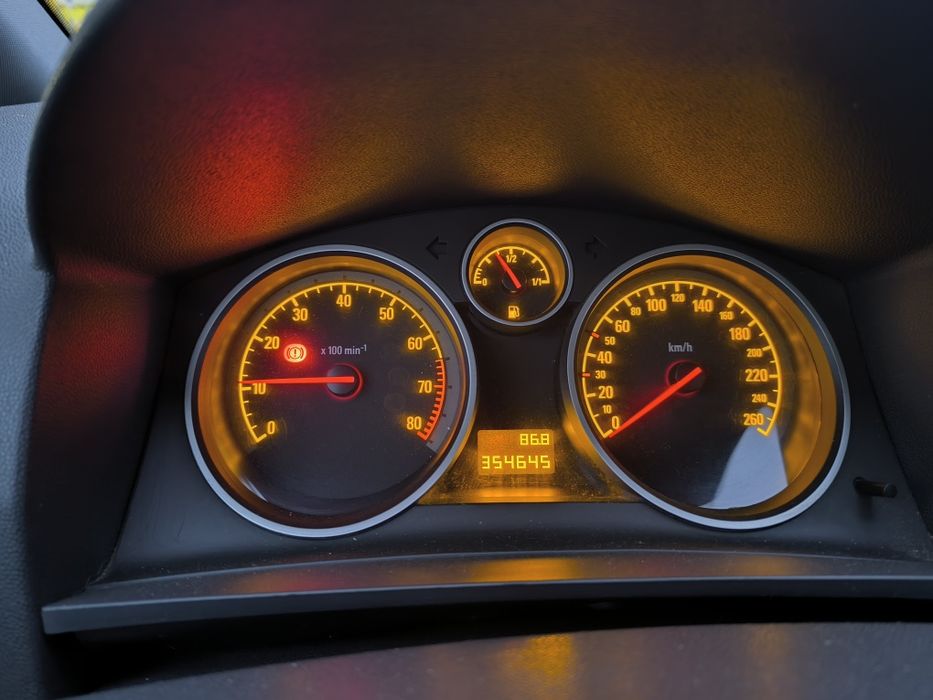 Opel Zafira B 2.2b