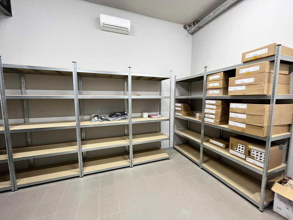 Стелаж оцинкований, полиці ДСП або метал