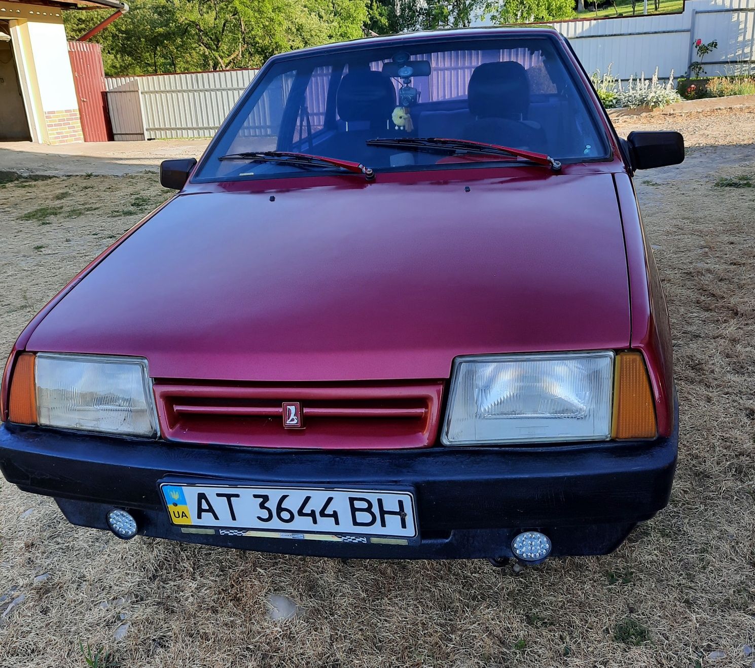 Автомобіль ваз 2109