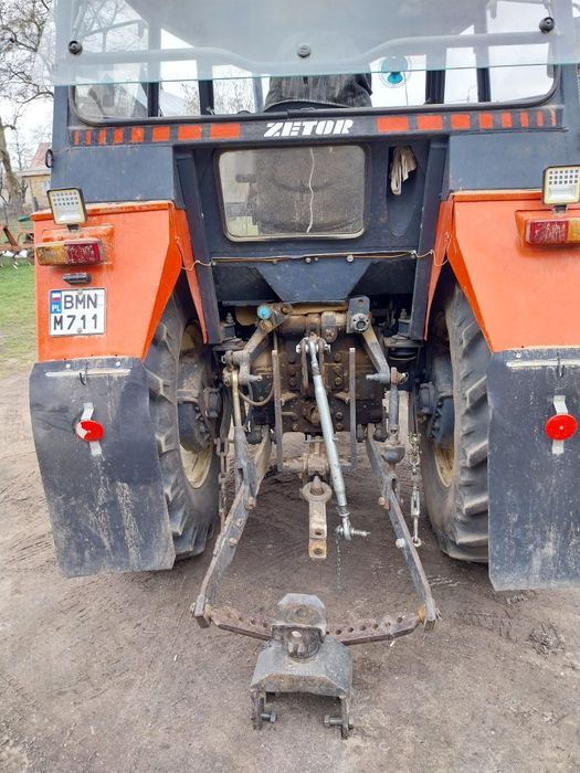 ...Zetor 7211...