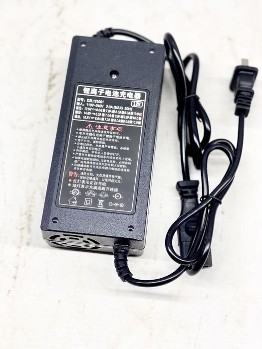 Зарядний пристрій 12,6в 10а 16,8в 14,6в зарядное для аккумуляторов