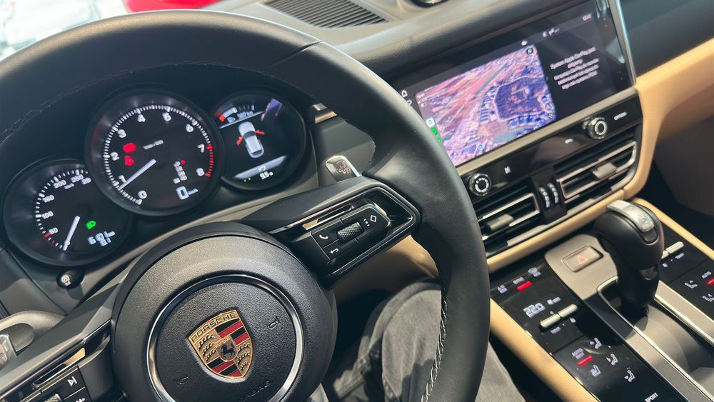 Wynajem PORSCHE MACAN 2024