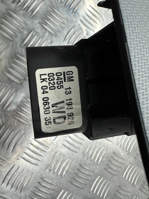 Переключатель Блок включения света фар Opel Astra H 2004-  13198926