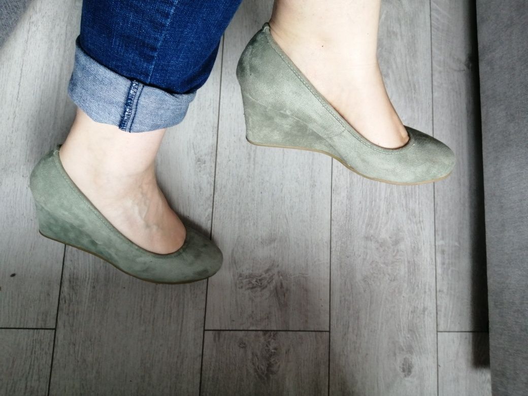 Mietowe buty r. 40