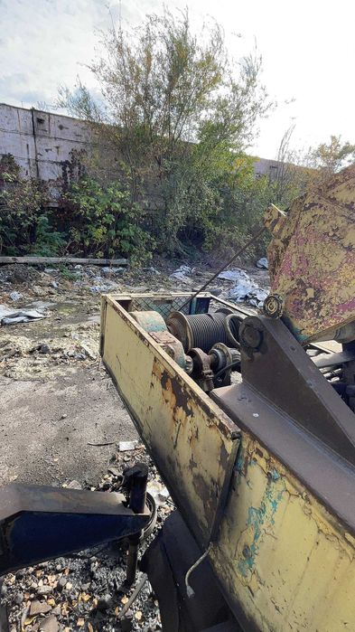 Кран автомобильный на МАЗЕ