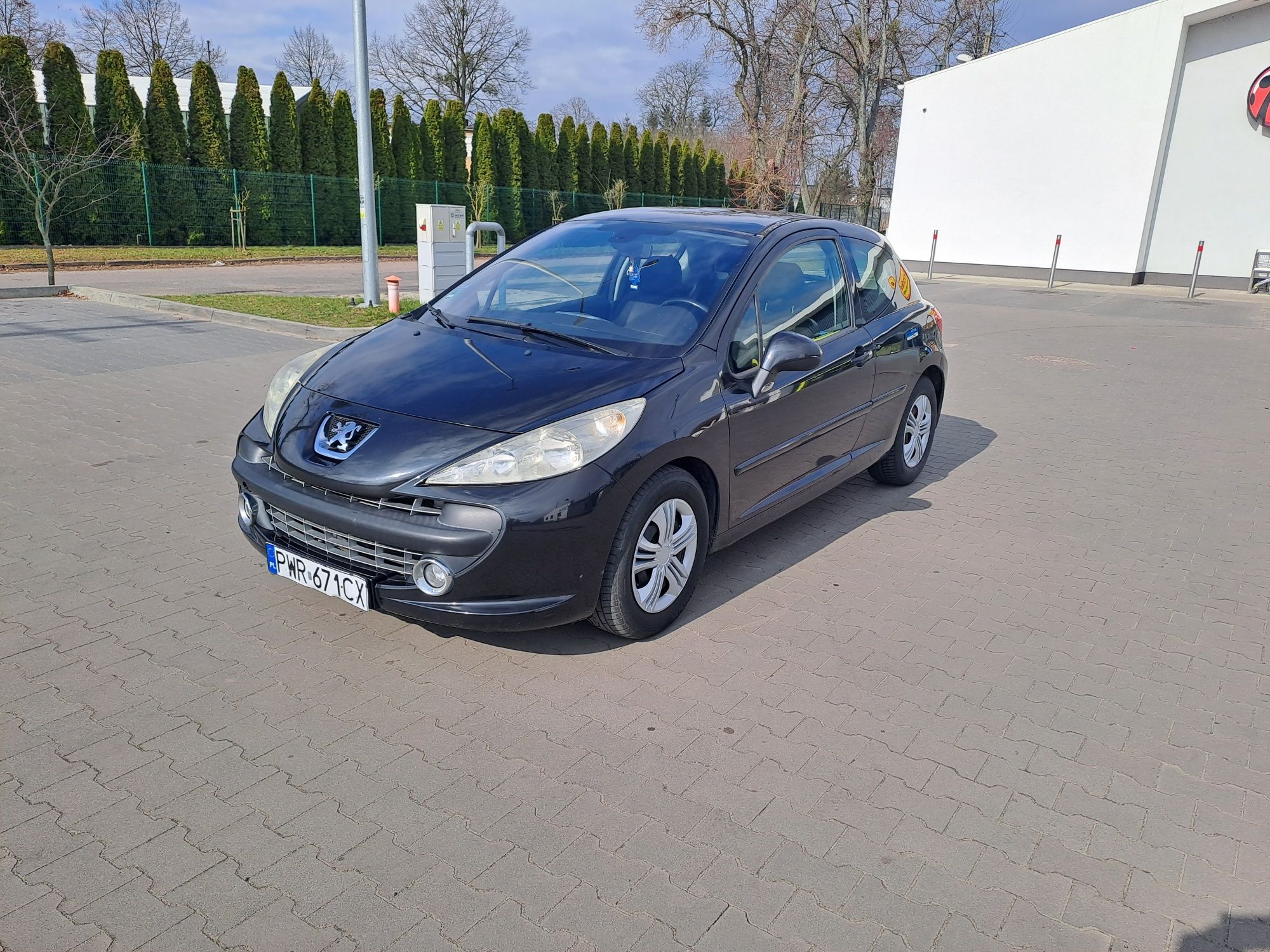 Sprzedam Peugeot 207 1.4 benzyna [Zamiana)