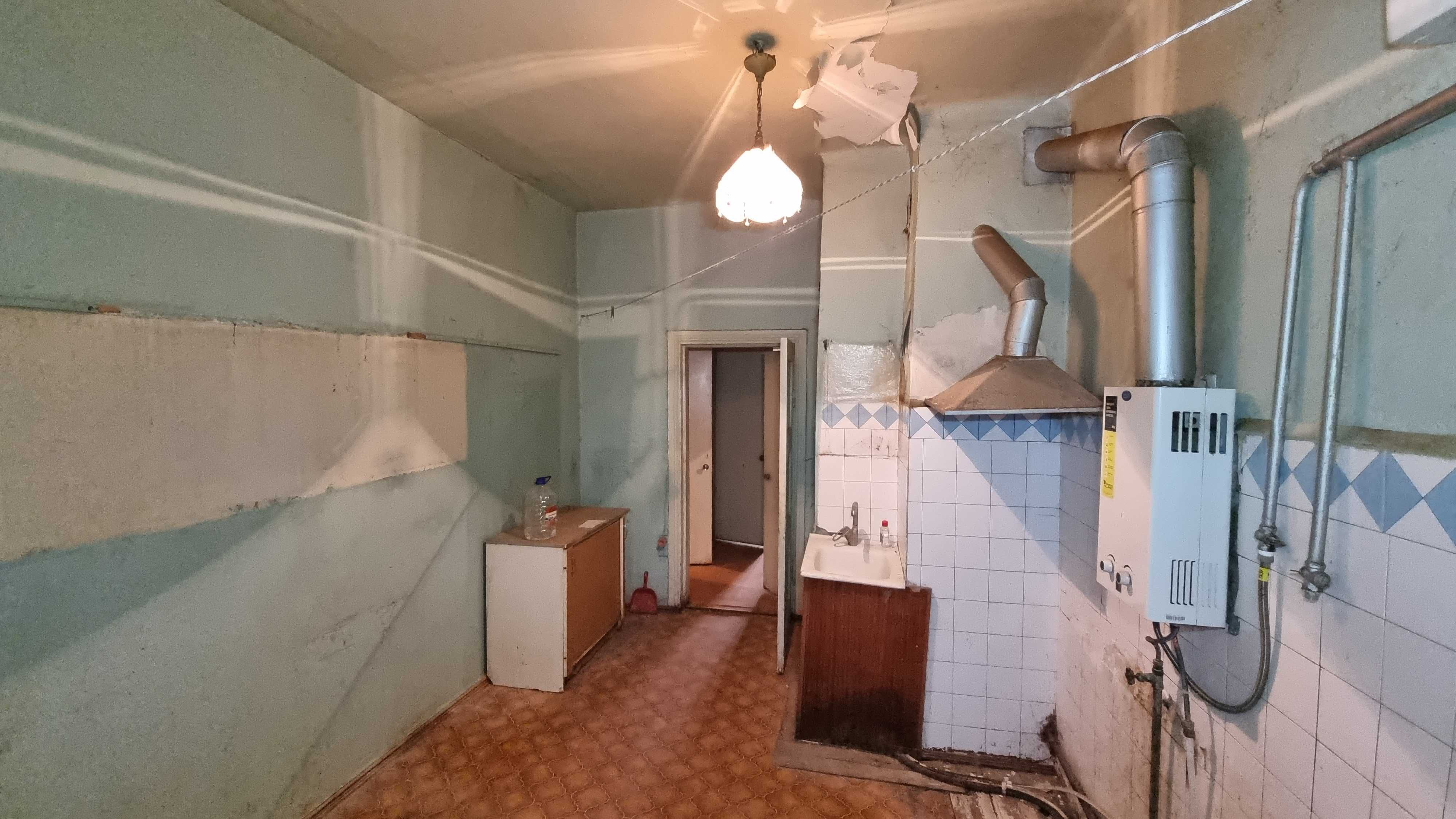 3х кімнатна 80м2 на 4 Фонтану, спецпроект, АГВ, під ремонт