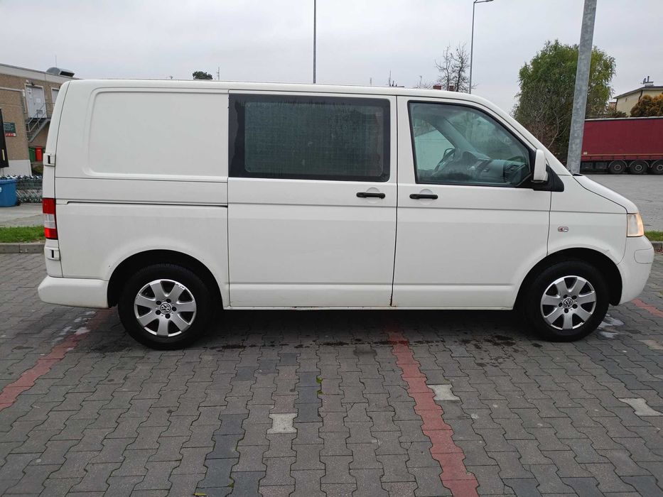 Volkswagen Transporter T5 niski przebieg 176 tyś km, klima