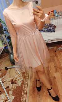 Nowa sukienka pudrowo-różowa z brokatowymi zdobieniami, gratis torebka