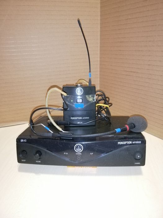 Радіосистема AKG Perception wireless 45  з наголовним мікрофоном C555