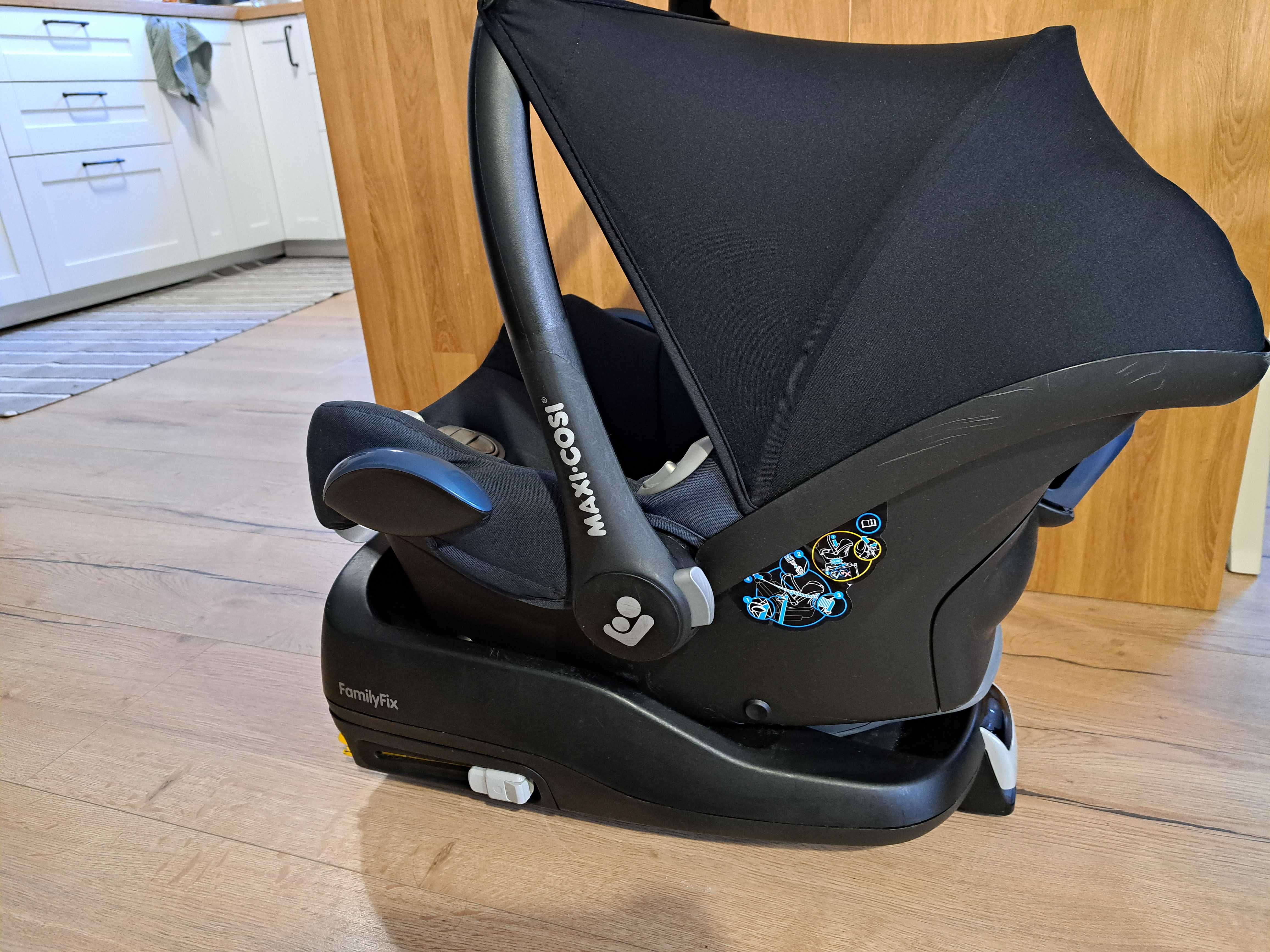 Fotelik Maxi cosi cabrio fix + baza isofix