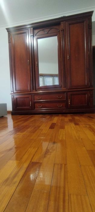 Roupeiro Mogno maciço