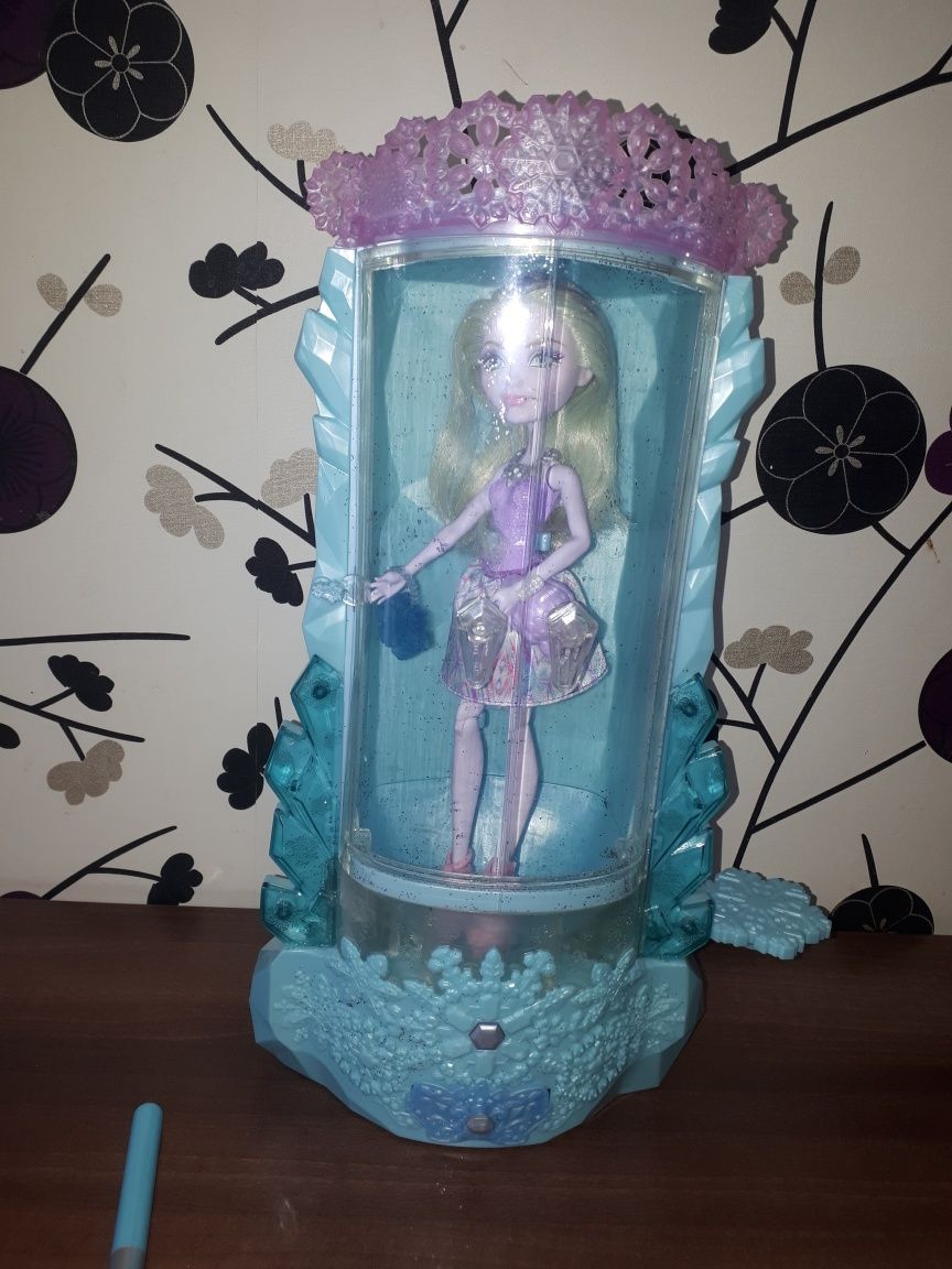 Продам Набор Ever After High Epic Winter ,  зимний преобразователь.