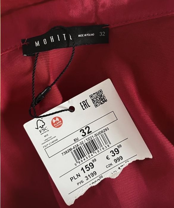 Różowa satynowa krótka sukienka mini koszulowa z marszczeniem święta