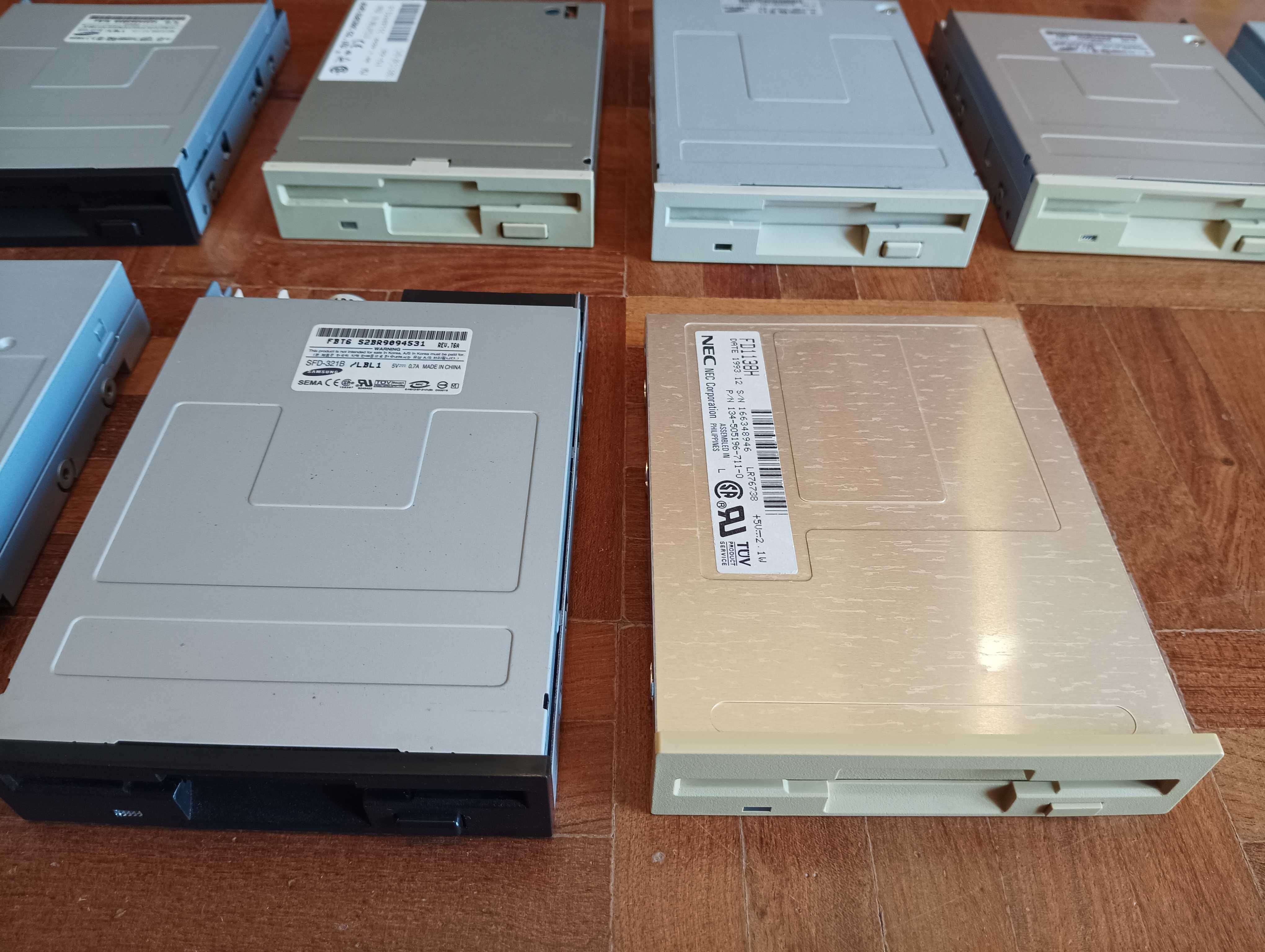 8 Drives de Disquetes 3.5'' 1.44 MB para Computador