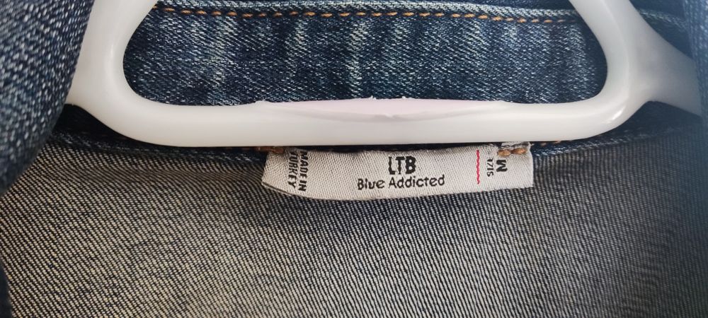 Jeansowa kurtka damska