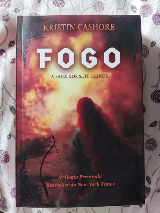 Livro fogo a saga dos sete reinos